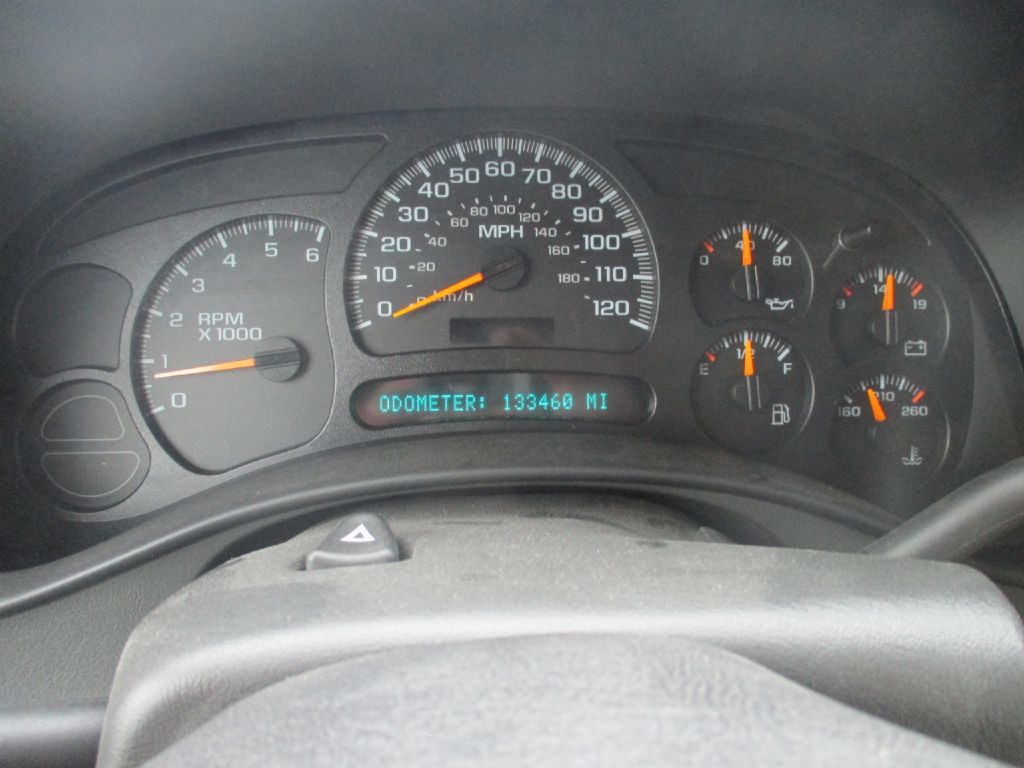 2005 Chevrolet Tahoe Image 11