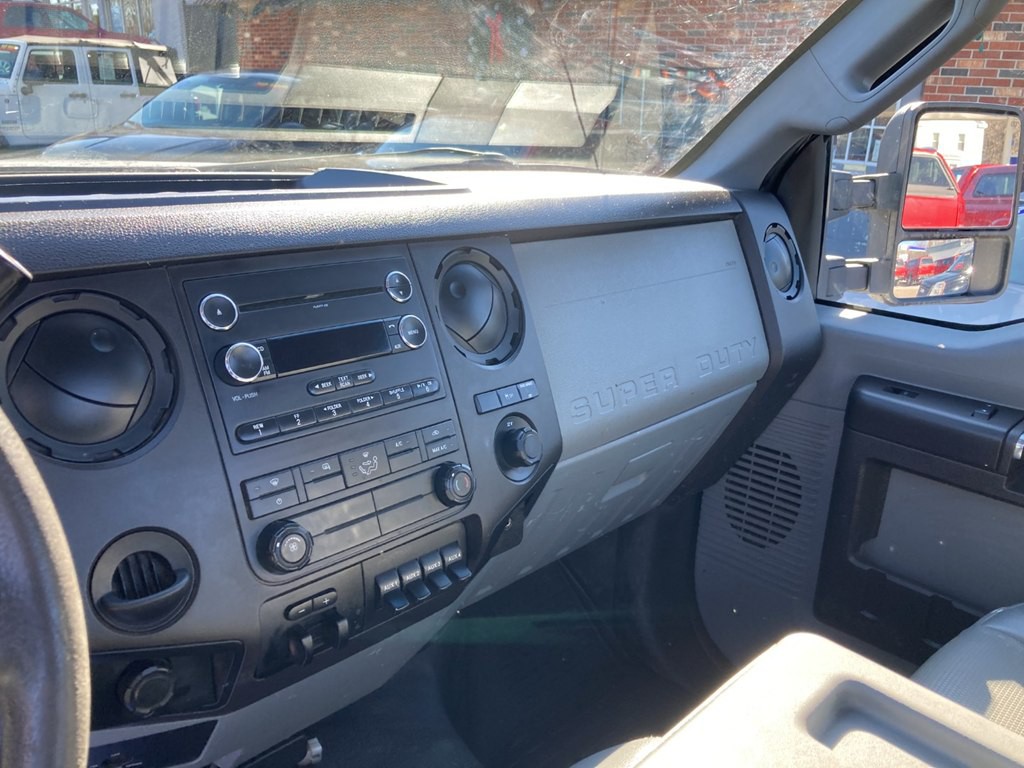 2015 Ford F-250 Image 9