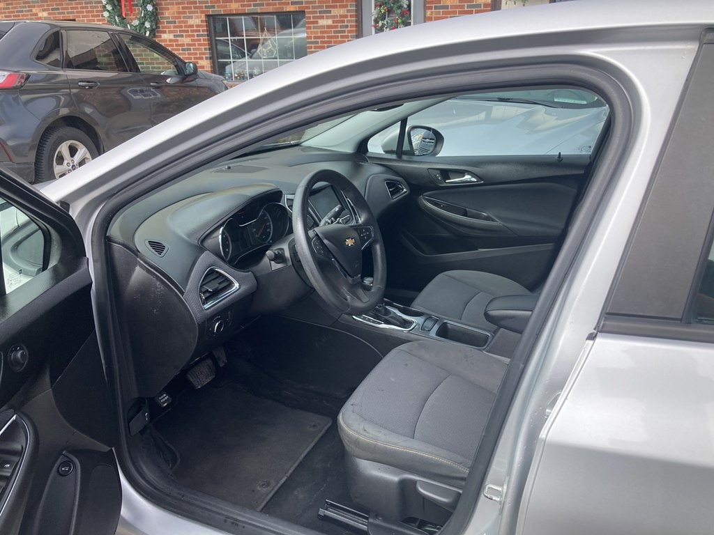 2019 Chevrolet Cruze Image 6