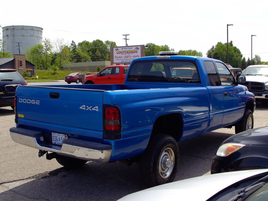 2000 Dodge Ram 2500 Image 2