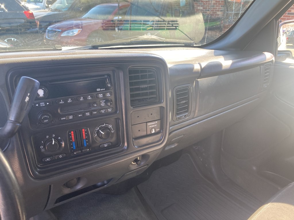 2003 GMC Sierra Image 8