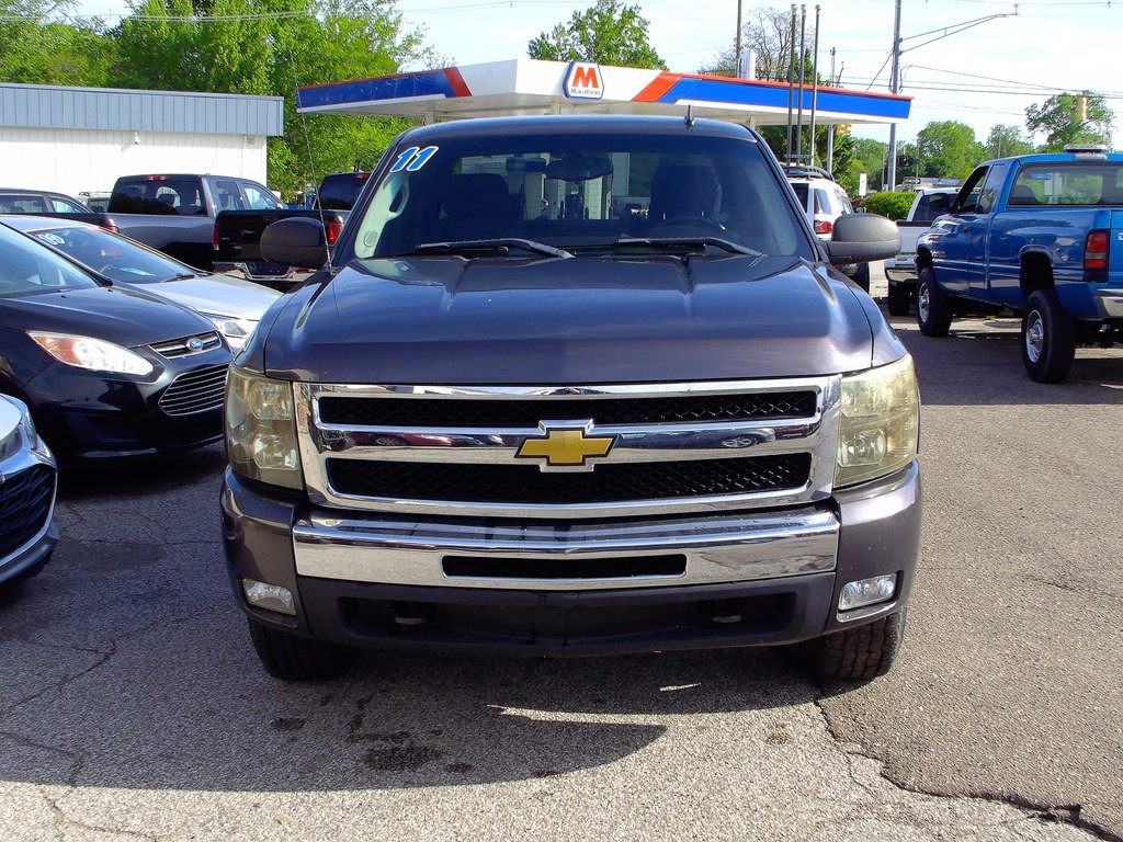 2011 Chevrolet Silverado 1500 Image 2