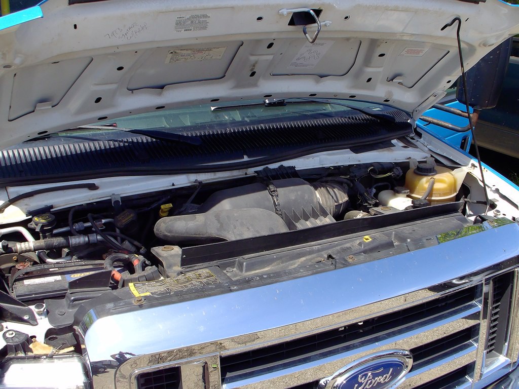 2015 Ford Econoline Image 10