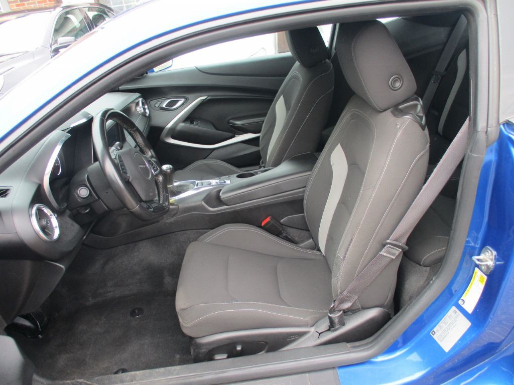 2017 Chevrolet Camaro Image 7