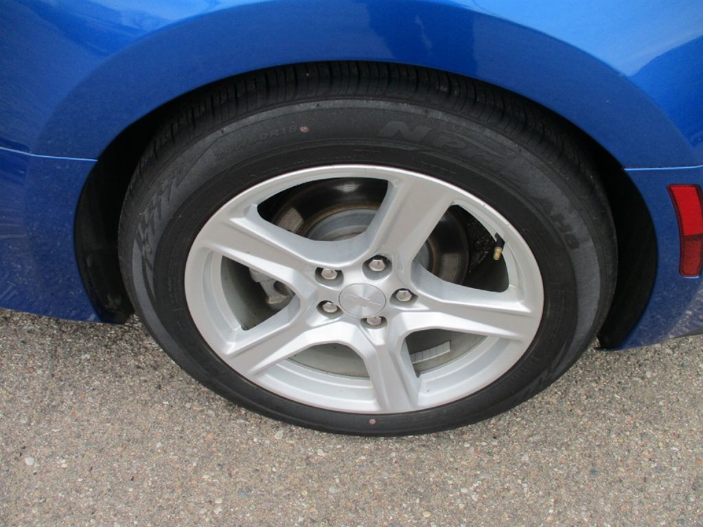 2017 Chevrolet Camaro Image 13