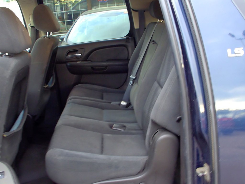 2009 Chevrolet Suburban Image 11