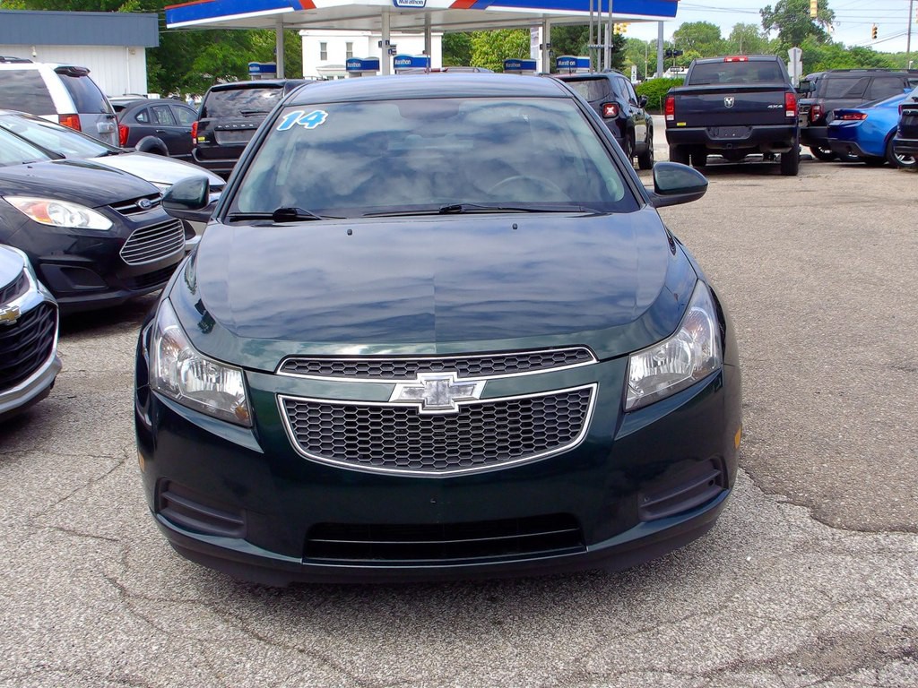 2014 Chevrolet Cruze Image 2