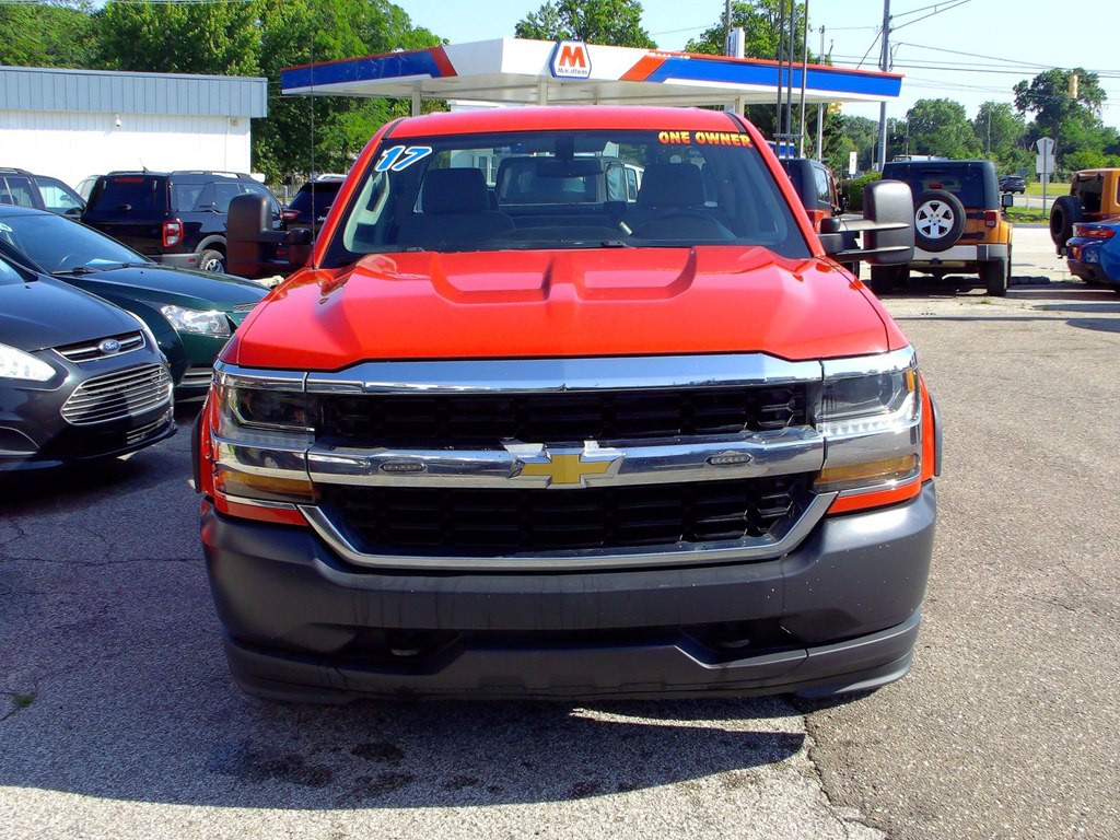2017 Chevrolet Silverado 1500 Image 2