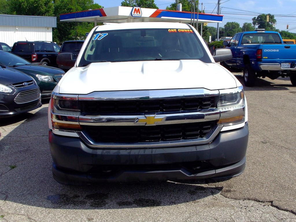 2017 Chevrolet Silverado 1500 Image 2