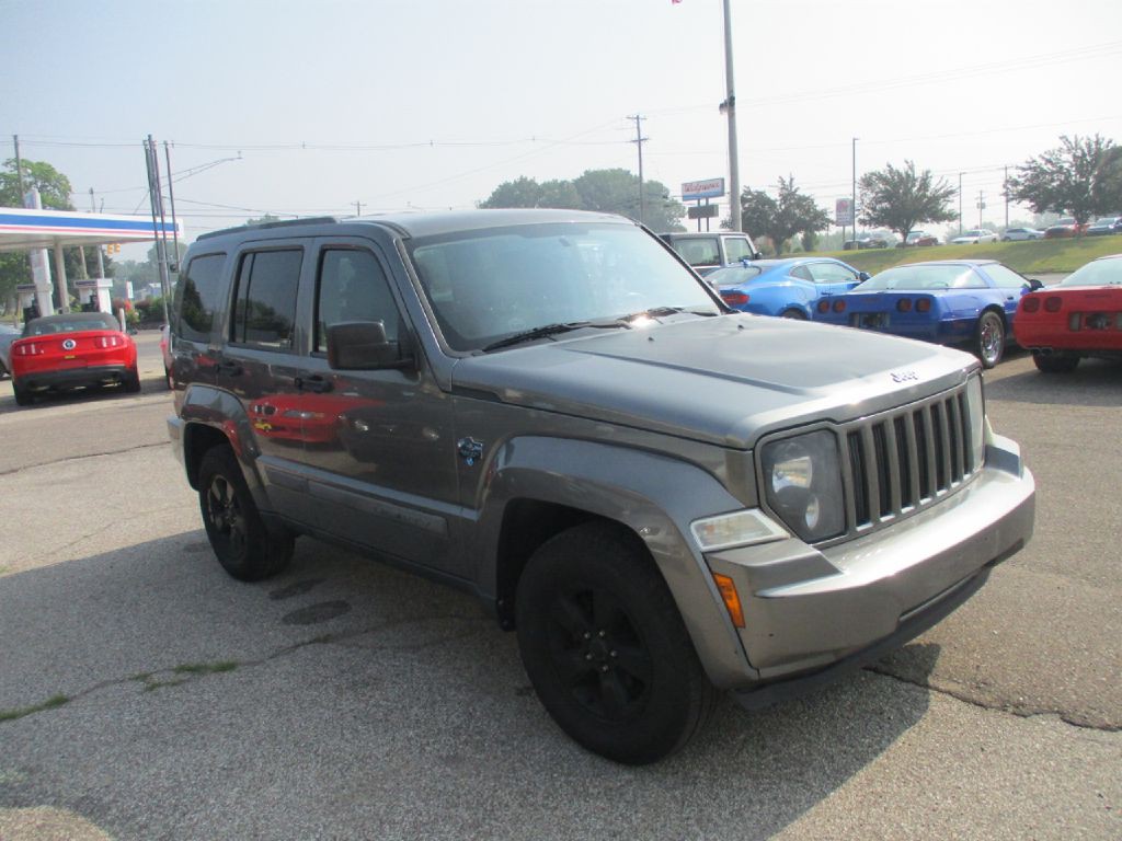 2012 Jeep Liberty Image 2