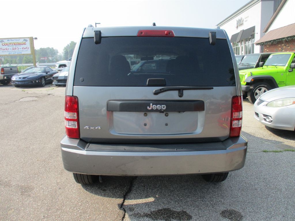 2012 Jeep Liberty Image 4