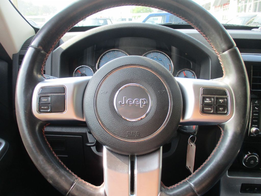 2012 Jeep Liberty Image 11