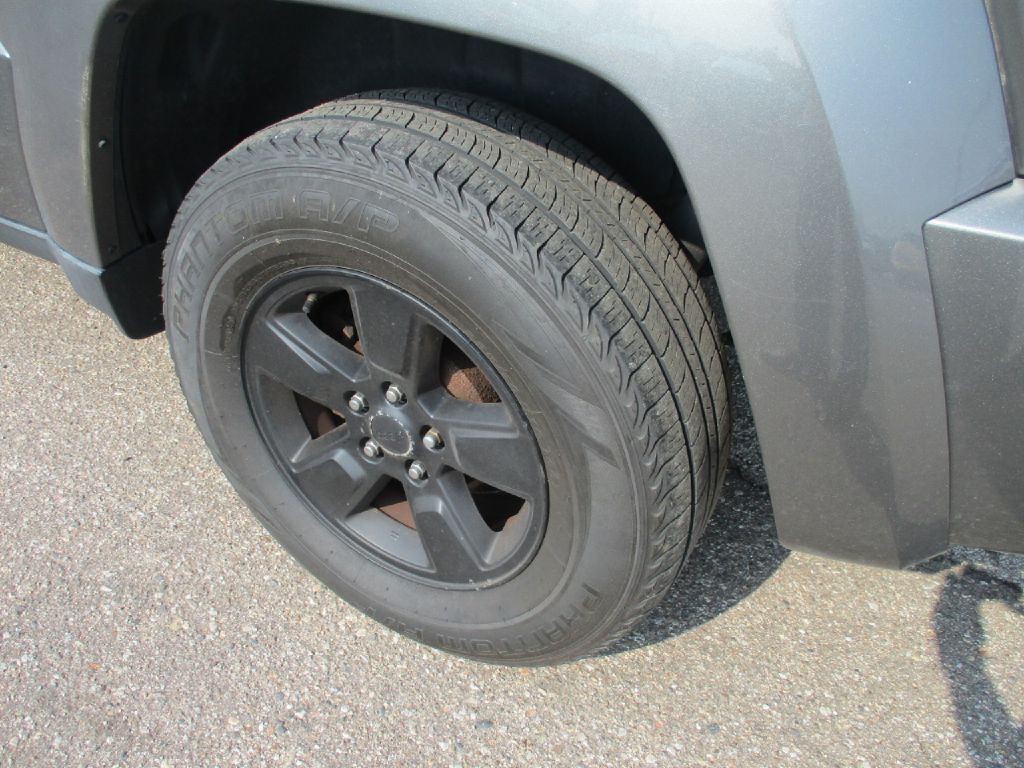 2012 Jeep Liberty Image 14