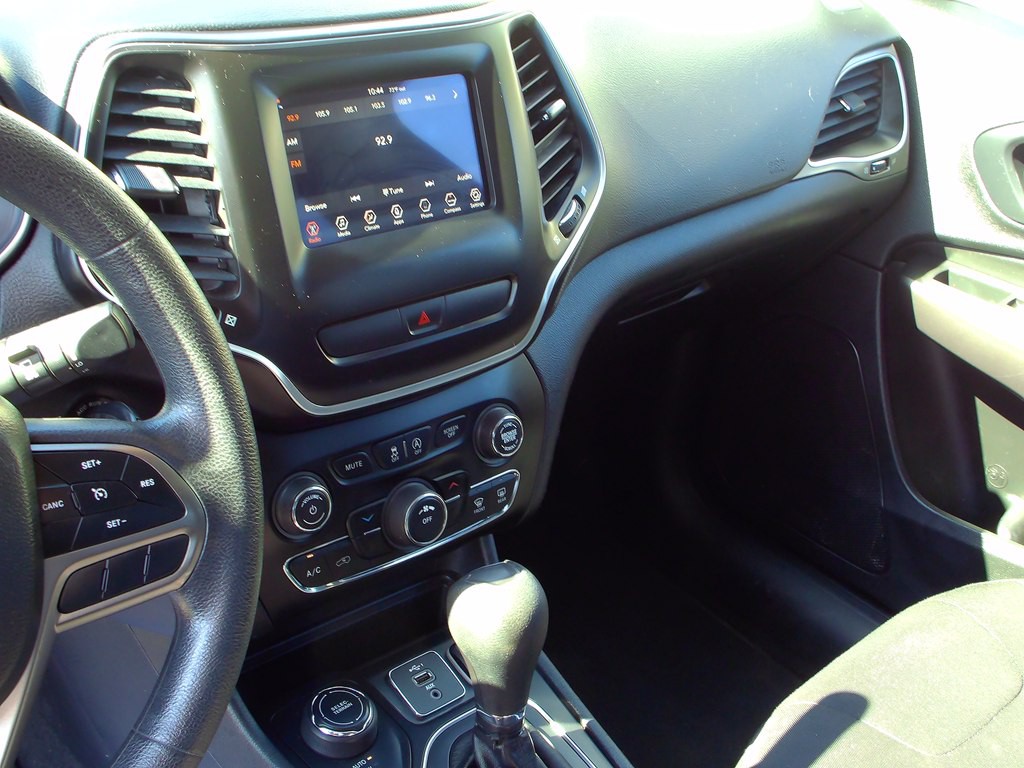 2019 Jeep Cherokee Image 9