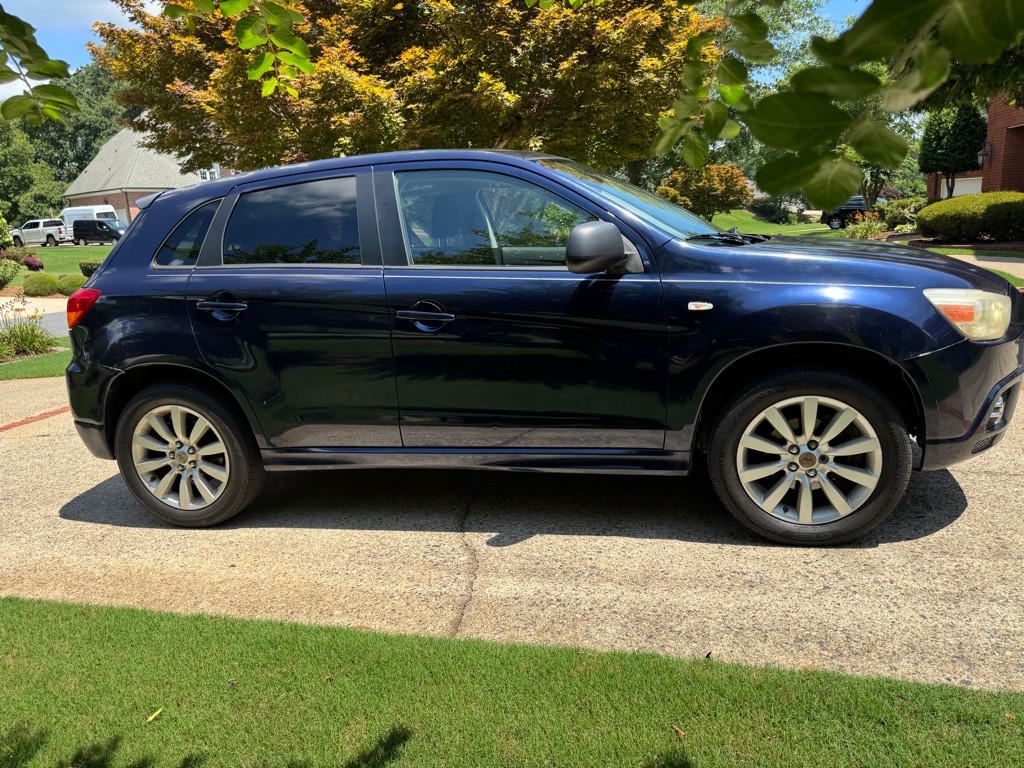 2011 Mitsubishi Outlander Image 4