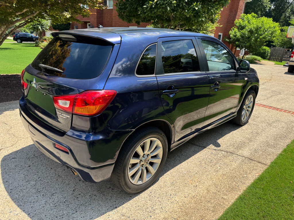 2011 Mitsubishi Outlander Image 5