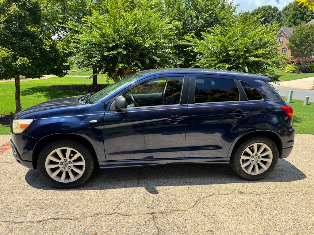 2011 Mitsubishi Outlander Image 8
