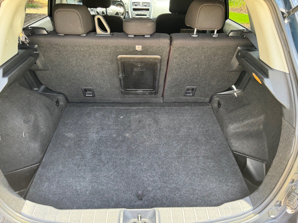 2011 Mitsubishi Outlander Image 13