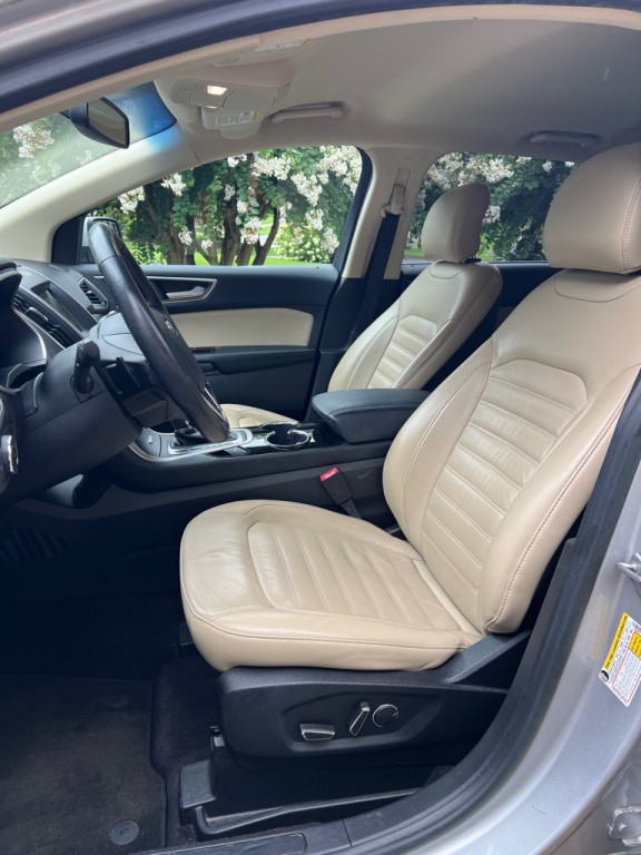 2017 Ford Edge Image 9