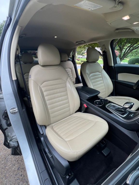 2017 Ford Edge Image 10