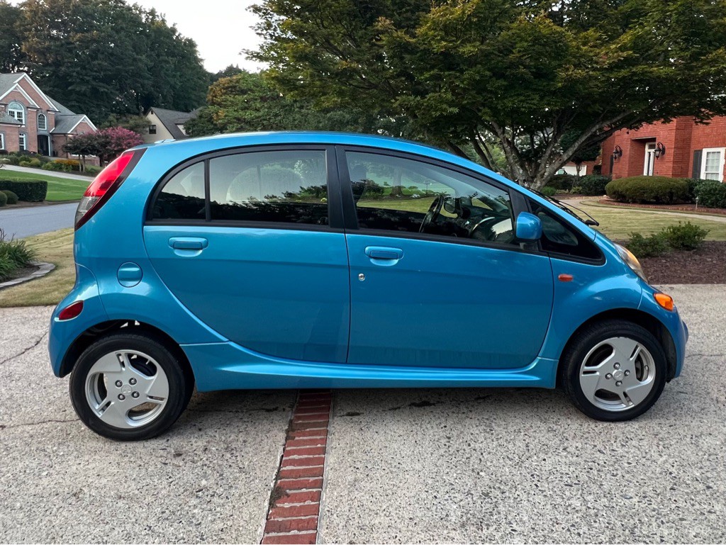 2014 Mitsubishi i-MiEV Image 5