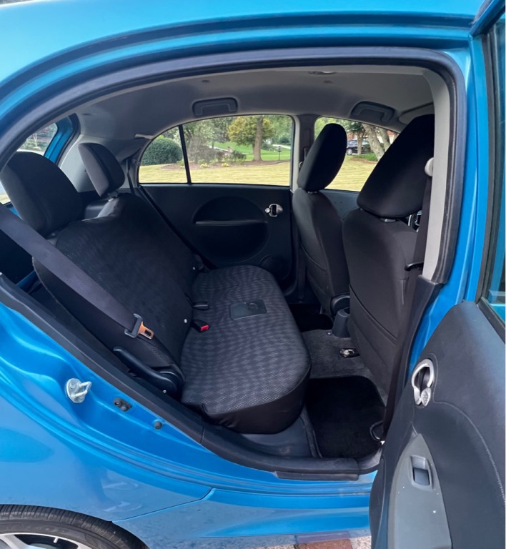 2014 Mitsubishi i-MiEV Image 10