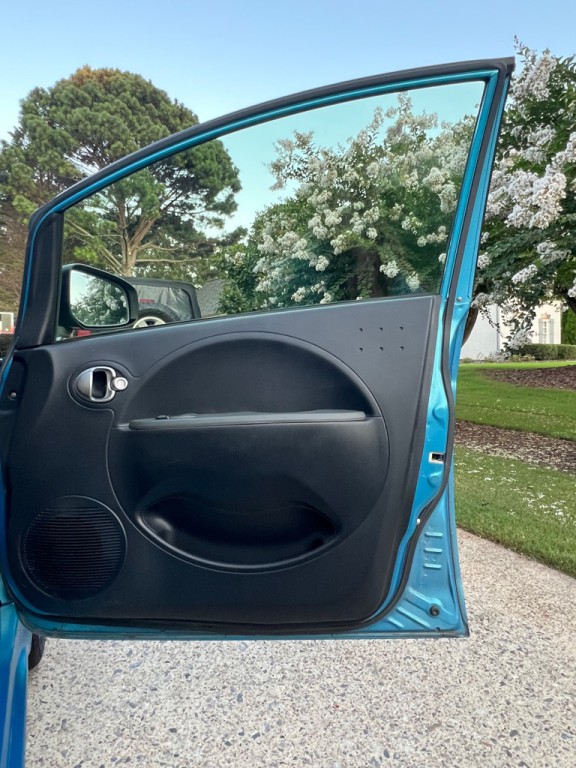 2014 Mitsubishi i-MiEV Image 13