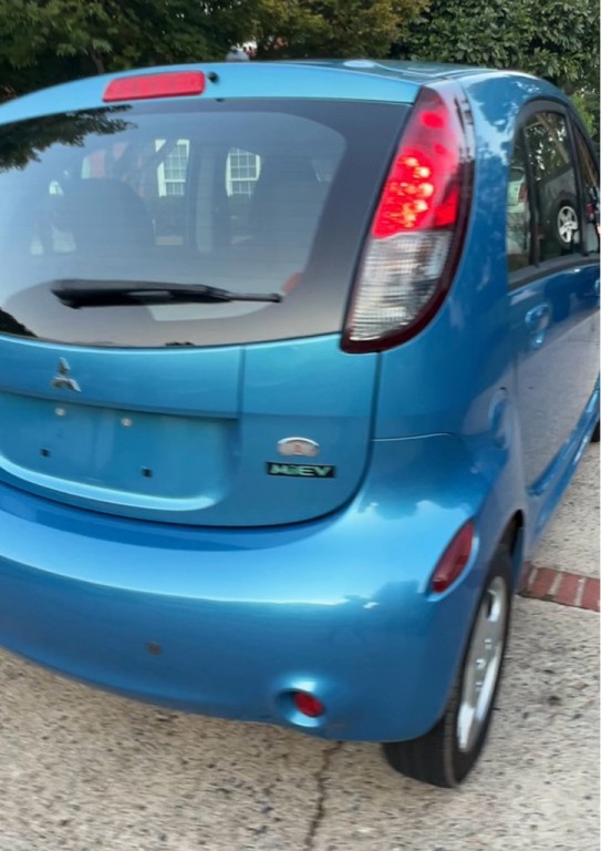 2014 Mitsubishi i-MiEV Image 15