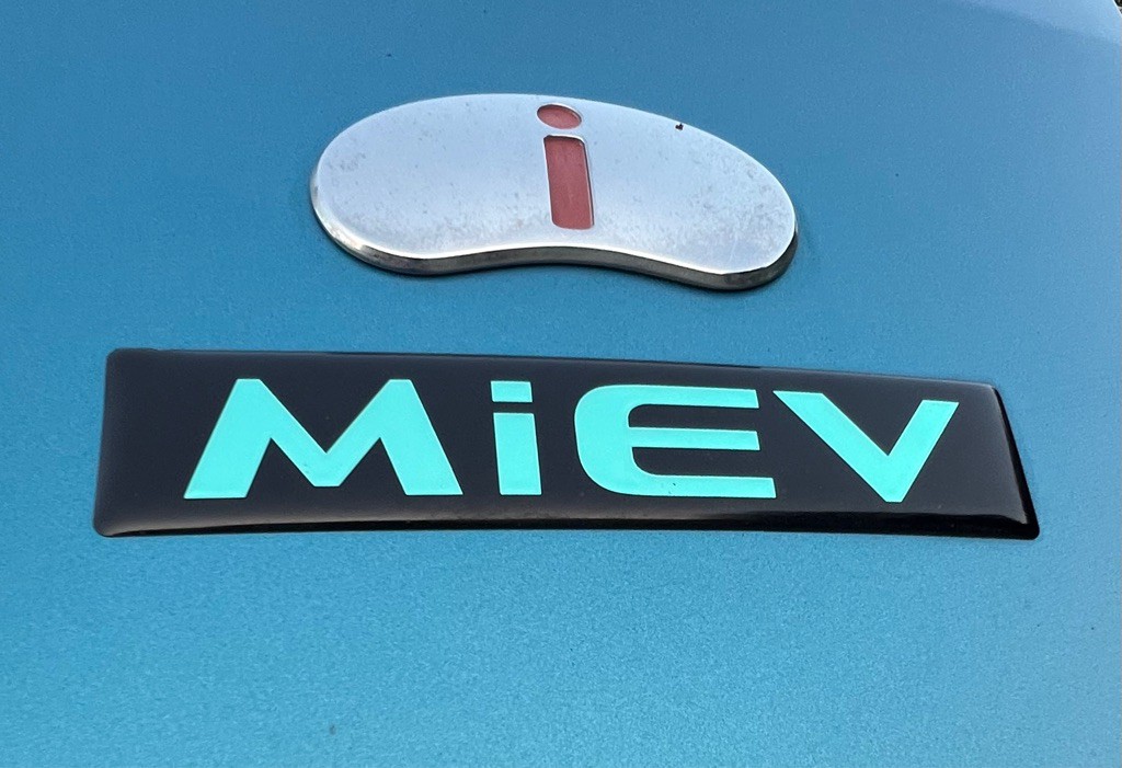 2014 Mitsubishi i-MiEV Image 19