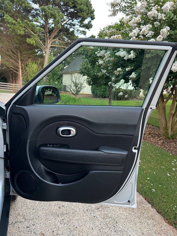 2016 Kia Soul Image 16