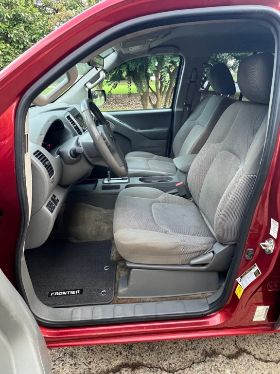 2016 Nissan Frontier Image 6