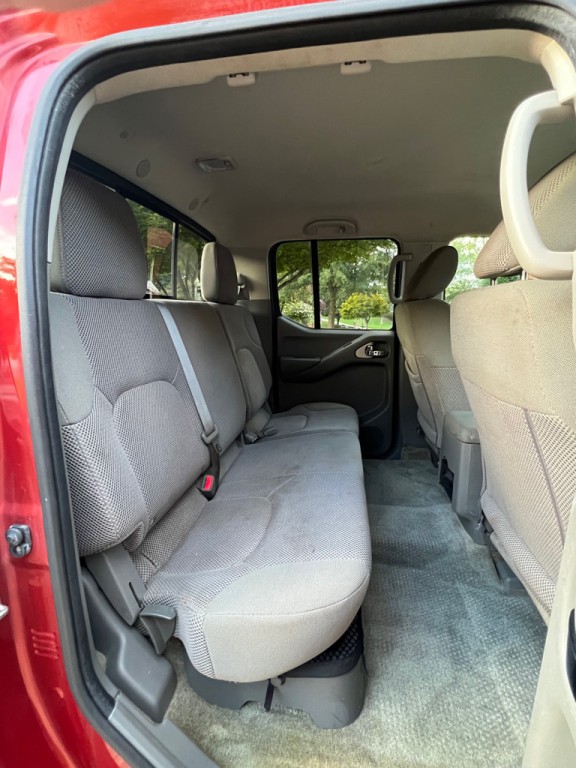 2016 Nissan Frontier Image 9