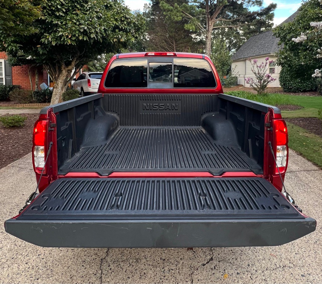 2016 Nissan Frontier Image 12
