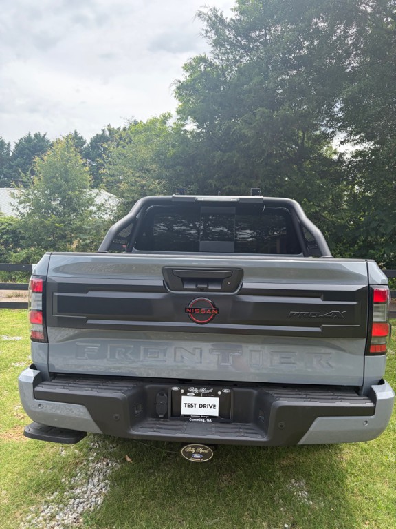 2025 Nissan Frontier Image 3