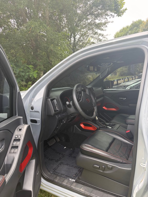 2025 Nissan Frontier Image 5
