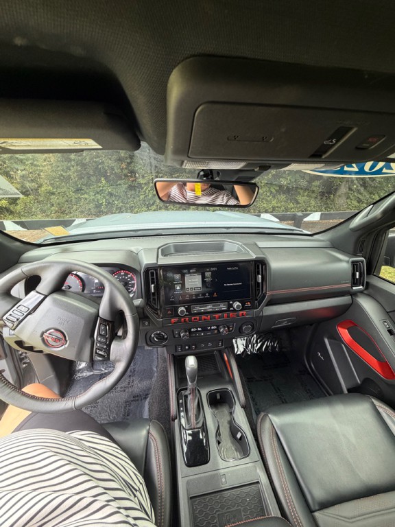 2025 Nissan Frontier Image 7