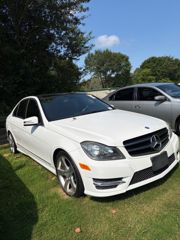 2014 Mercedes-Benz C-Class Image 3