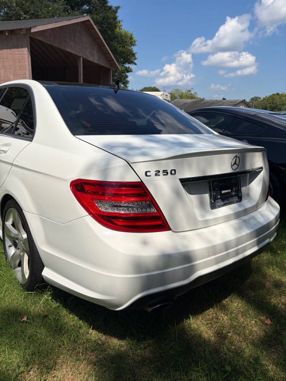 2014 Mercedes-Benz C-Class Image 8