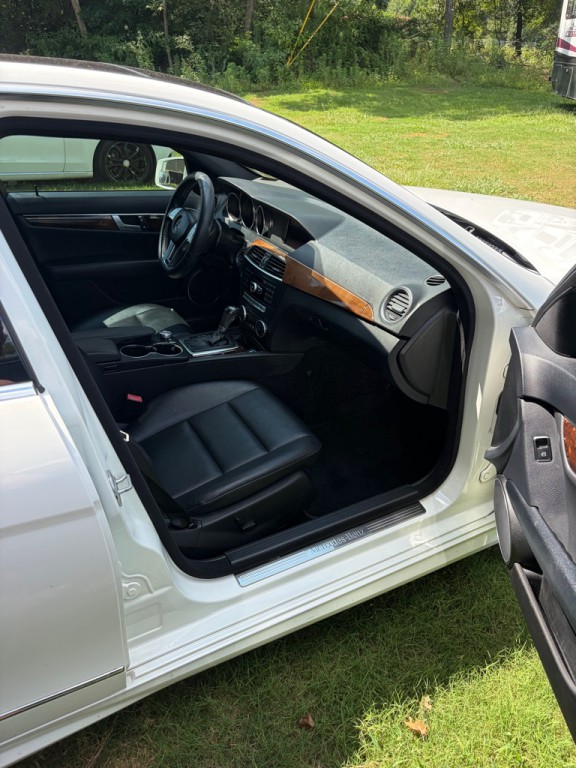 2014 Mercedes-Benz C-Class Image 9