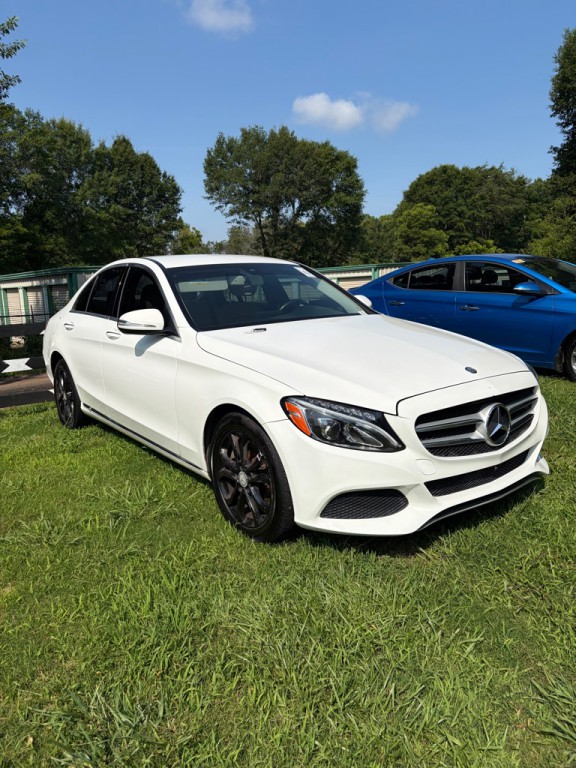 2015 Mercedes-Benz C-Class Image 3
