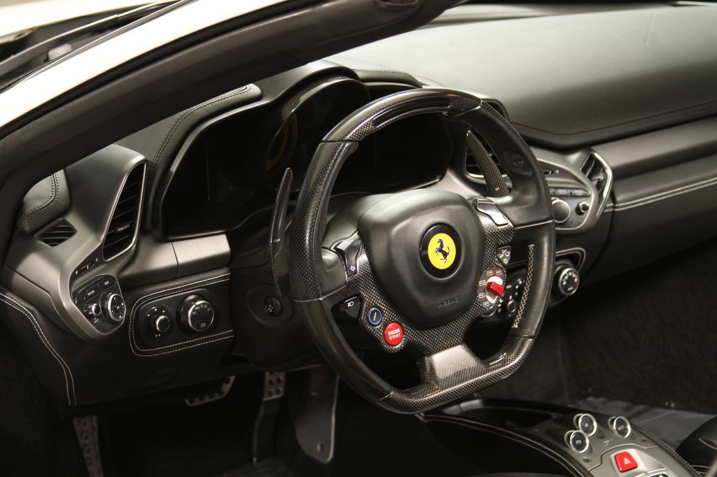 2013 Ferrari 458 SPIDER Image 3
