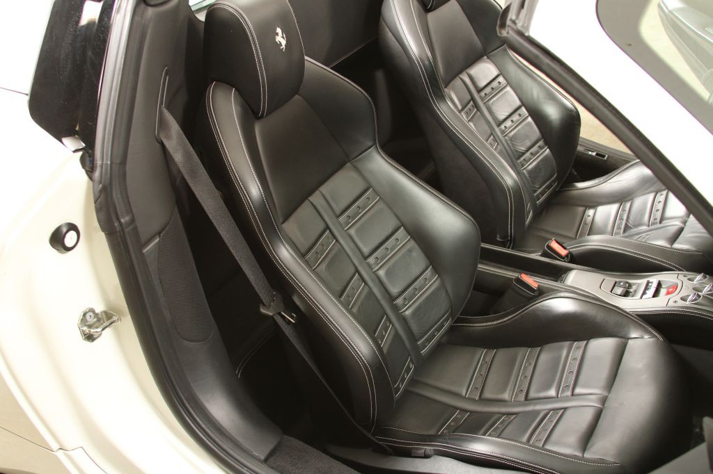 2013 Ferrari 458 SPIDER Image 6