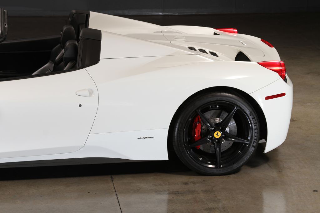2013 Ferrari 458 SPIDER Image 32