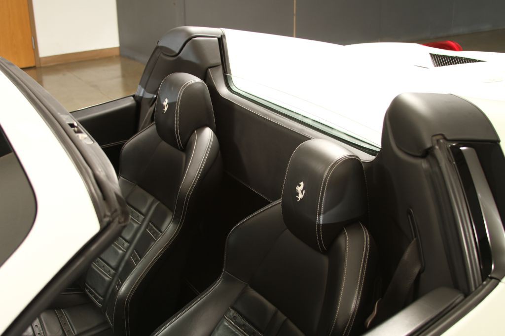 2013 Ferrari 458 SPIDER Image 45