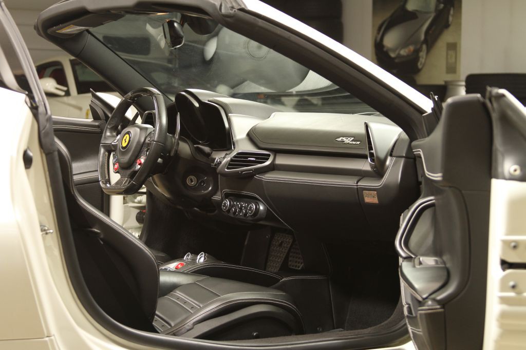 2013 Ferrari 458 SPIDER Image 63