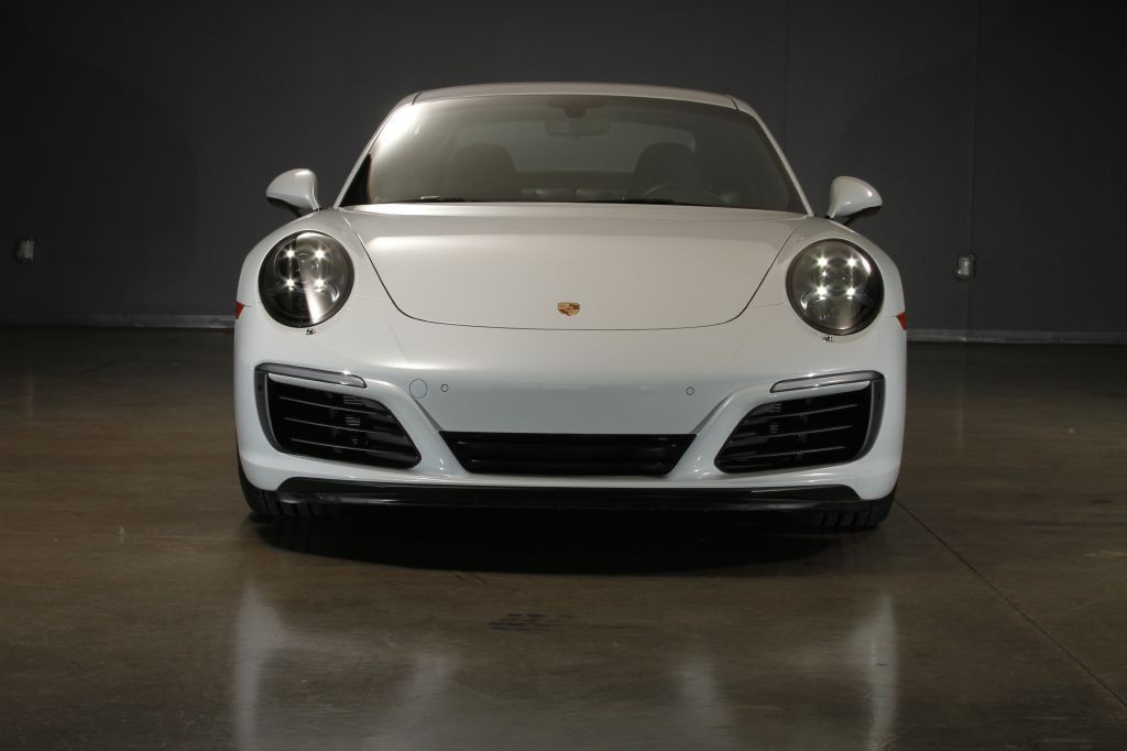 2017 Porsche 911 Image 4