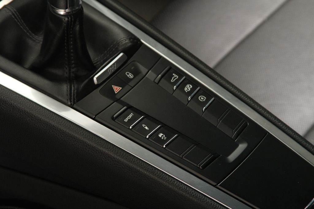 2017 Porsche 911 Image 5