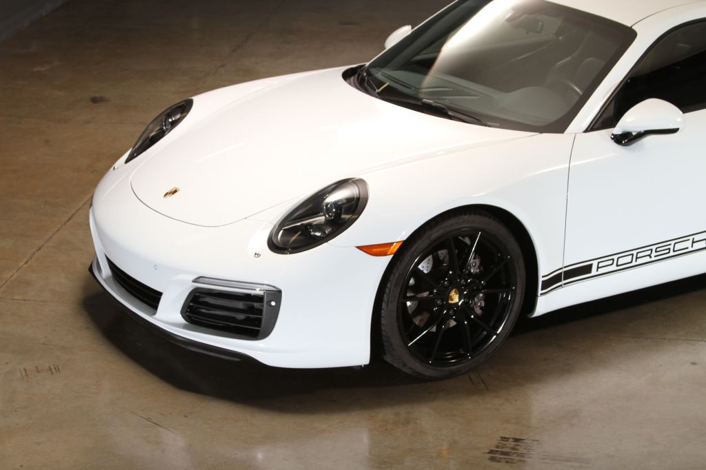 2017 Porsche 911 Image 7