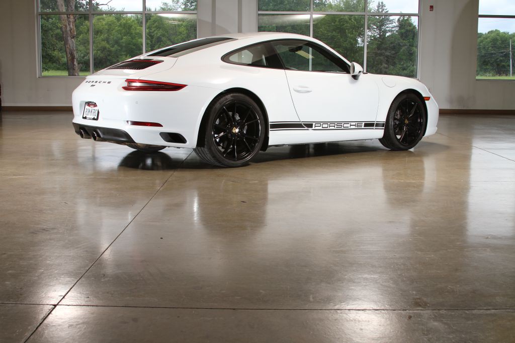 2017 Porsche 911 Image 11