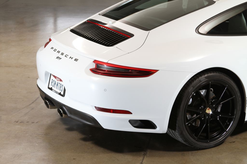2017 Porsche 911 Image 13